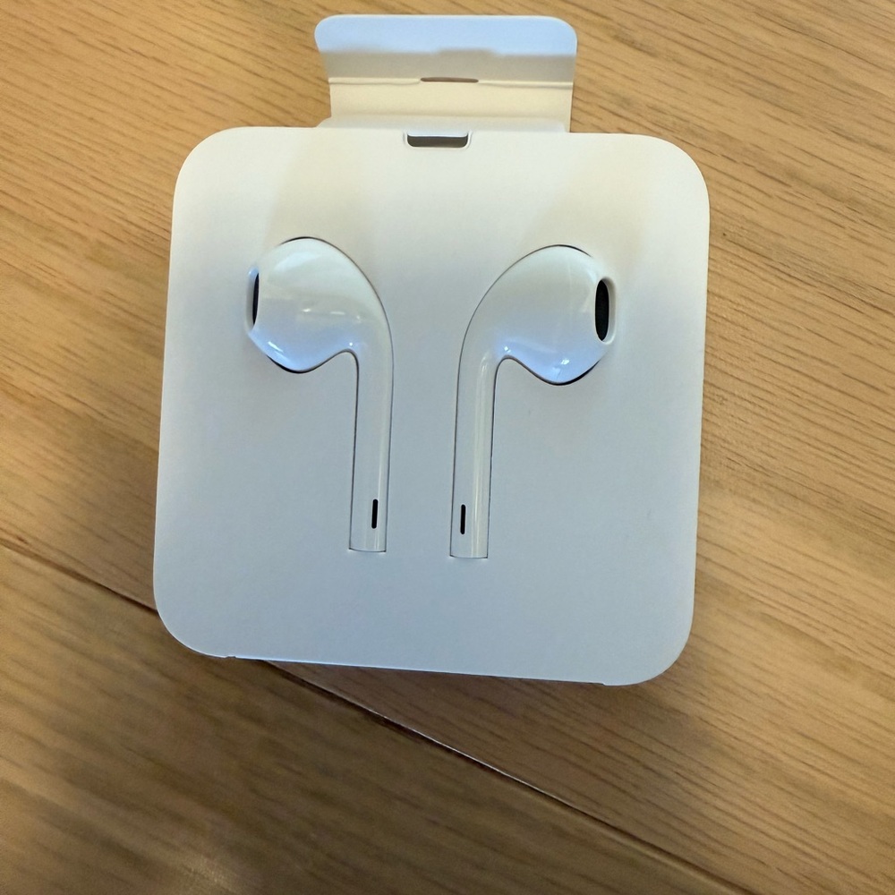 Apple White Wired Earbuds